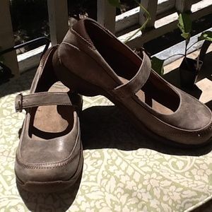 😍 Dansko leather Mary Jane's!!